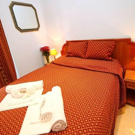 Key Center Konukevi 4*